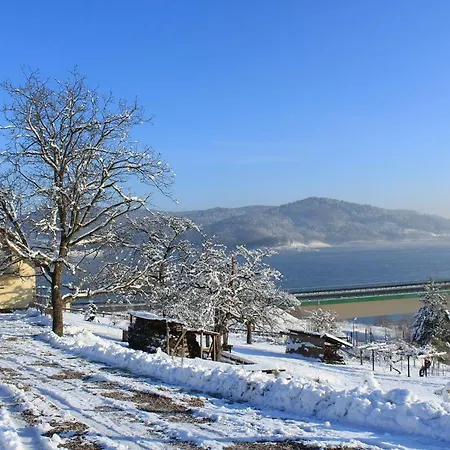Nad Zalewem Farmház *